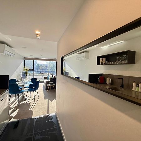 Midnight Luxe 1Br 1Bath Apartment 104 In The Heart Of Braddon Pool Sauna Secure Parking Wine Wifi Canberra Exteriér fotografie
