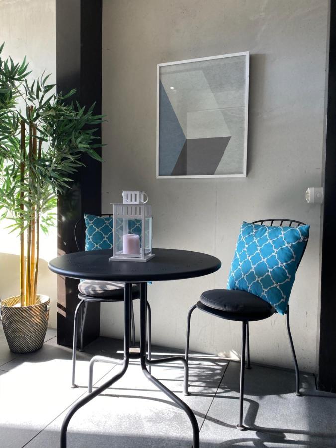 Midnight Luxe 1Br 1Bath Apartment 104 In The Heart Of Braddon Pool Sauna Secure Parking Wine Wifi Canberra Exteriér fotografie