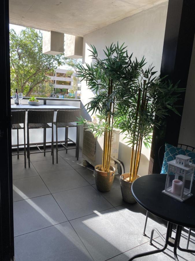 Midnight Luxe 1Br 1Bath Apartment 104 In The Heart Of Braddon Pool Sauna Secure Parking Wine Wifi Canberra Exteriér fotografie