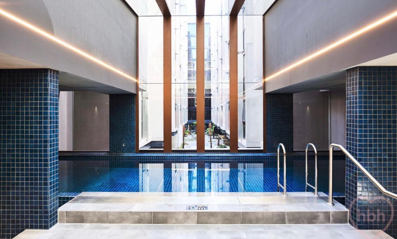 Midnight Luxe 1Br 1Bath Apartment 104 In The Heart Of Braddon Pool Sauna Secure Parking Wine Wifi Canberra Exteriér fotografie