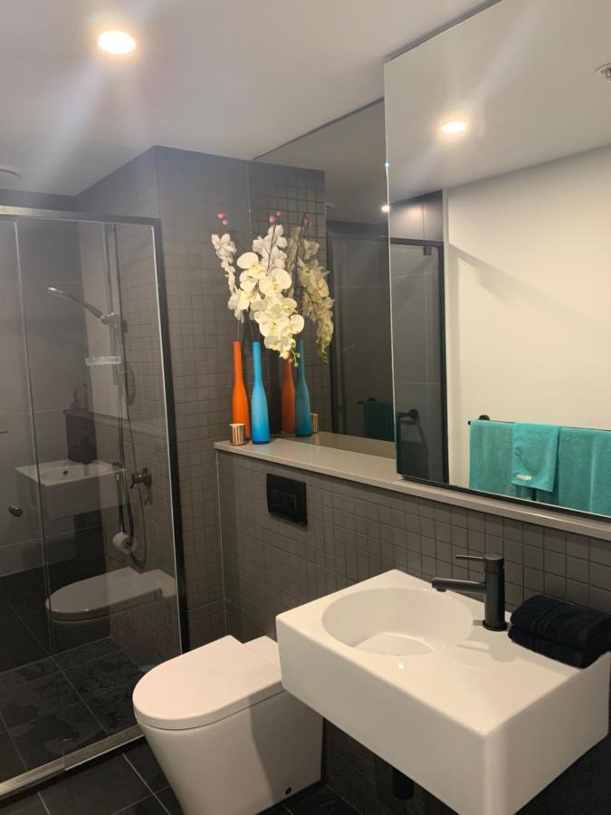 Midnight Luxe 1Br 1Bath Apartment 104 In The Heart Of Braddon Pool Sauna Secure Parking Wine Wifi Canberra Exteriér fotografie