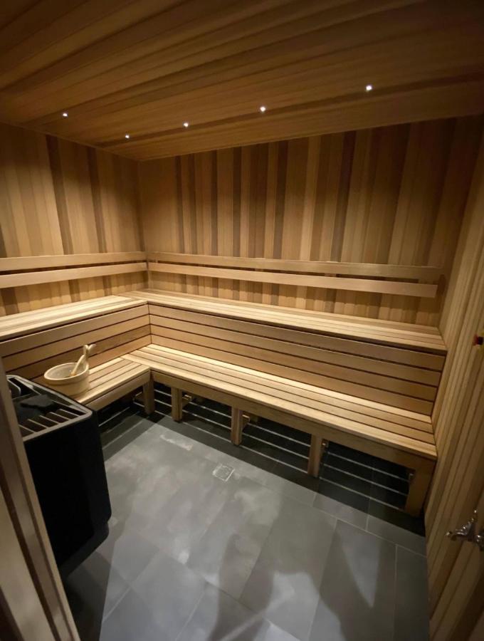 Midnight Luxe 1Br 1Bath Apartment 104 In The Heart Of Braddon Pool Sauna Secure Parking Wine Wifi Canberra Exteriér fotografie