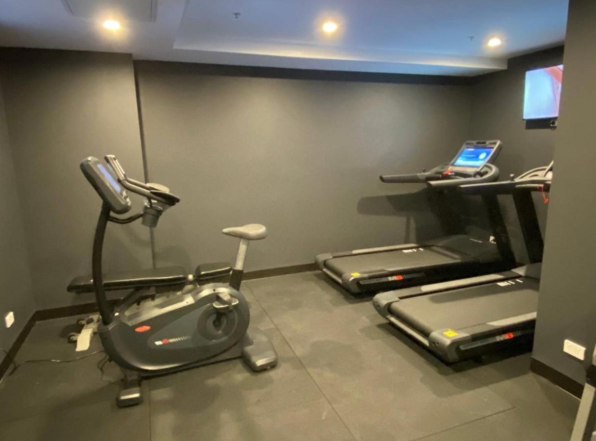 Midnight Luxe 1Br 1Bath Apartment 104 In The Heart Of Braddon Pool Sauna Secure Parking Wine Wifi Canberra Exteriér fotografie