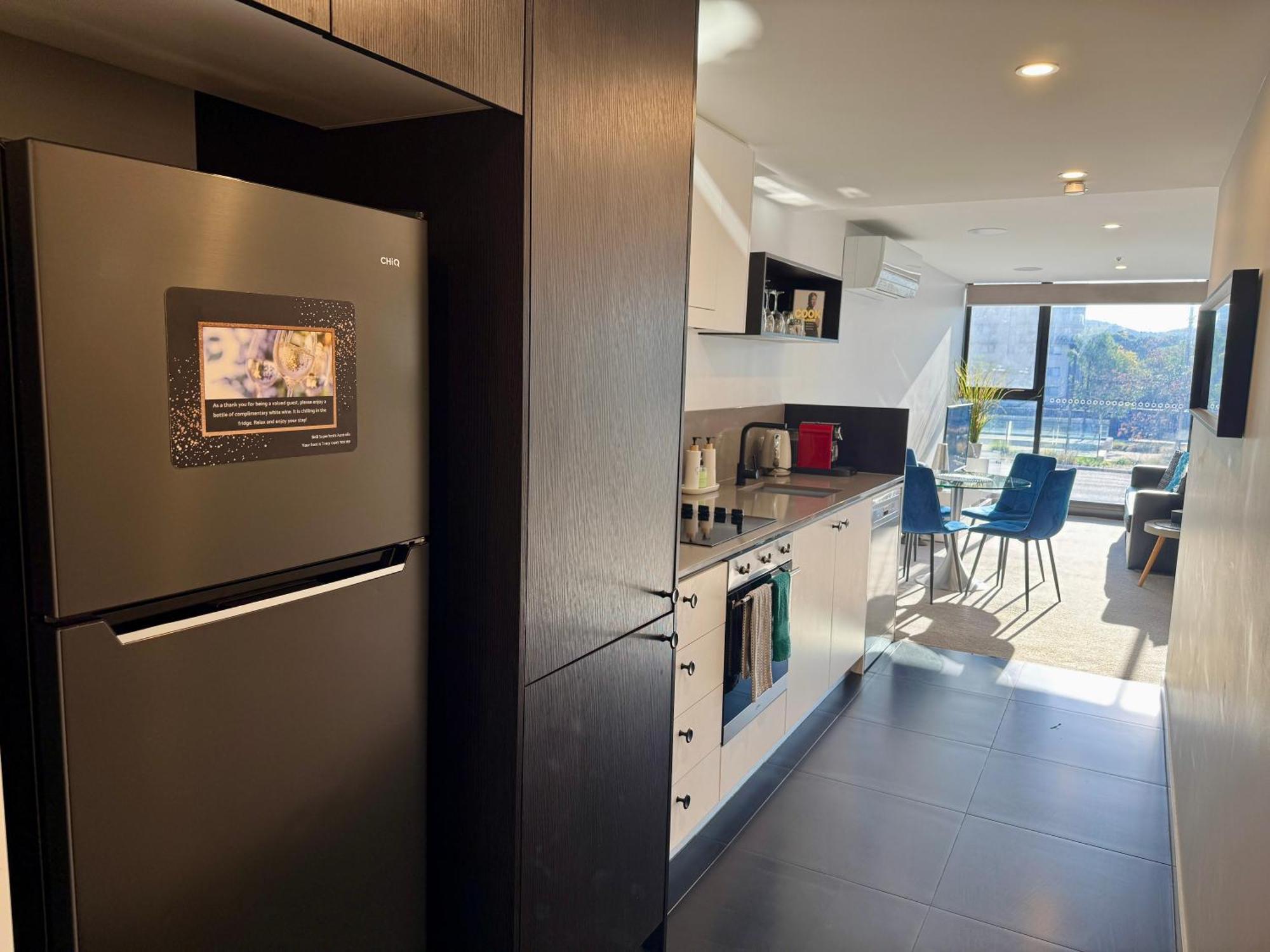 Midnight Luxe 1Br 1Bath Apartment 104 In The Heart Of Braddon Pool Sauna Secure Parking Wine Wifi Canberra Exteriér fotografie