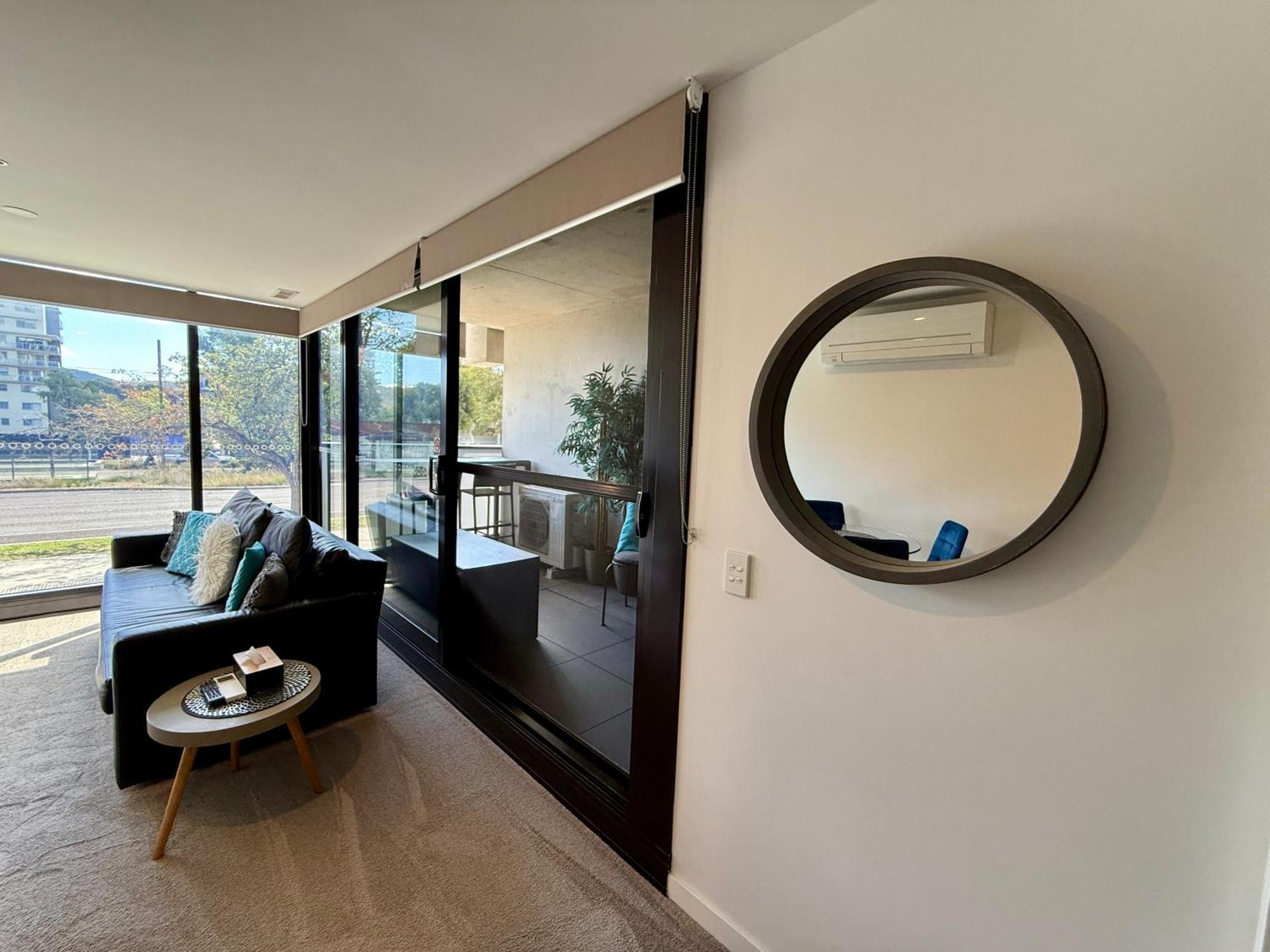 Midnight Luxe 1Br 1Bath Apartment 104 In The Heart Of Braddon Pool Sauna Secure Parking Wine Wifi Canberra Exteriér fotografie